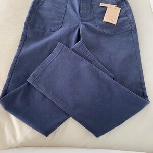 NYDJ PETITE STRAIGHT JEANS NAVY BLUE. SIZE 6P NWT